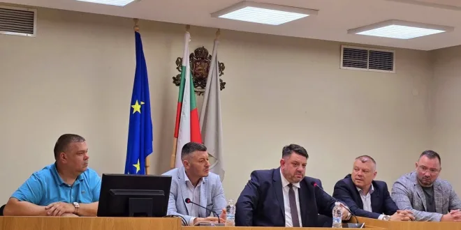 Лидерът на БСП се срещна с областния съвет на партията в Плевен (СНИМКИ)