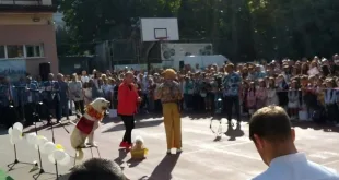 Тържествено откриване на учебната година в ИНУ „Христо Ботев“ (СНИМКИ)