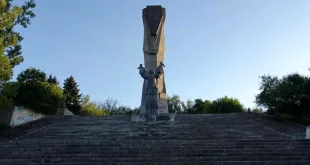 Тази вечер: Осветяват в червено паметника „Майка България“ в Плевен за Световния ден на сърцето