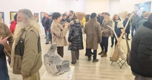 Групата на плевенските художници представя близо 100 творби в традиционна празнична изложба (СНИМКИ)