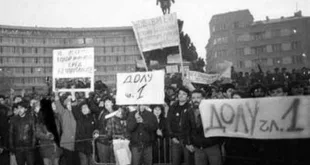 На 14-ти декември парламентът е обграден. Петър Младенов призовава: “Най-добре е танковете да дойдат!”