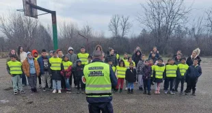 Урок по пътна безопасност в ОУ „Свети Свети Кирил и Методий“ в село Крушовица