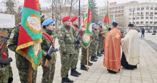 Осветиха бойните знамена на военните формирования от гарнизон Плевен (СНИМКИ)