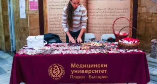 Изложба-базар „Мартеницата – заедно да съхраним традицията“ в МУ-Плевен (СНИМКИ)