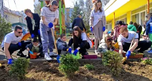 На Благовещение: Деца от детските градини и ученици в Плевен създадоха билкови градини
