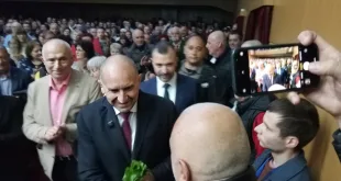 Въпреки дъжда и лошото време: Плевен заяви мощна подкрепа за Румен Радев! (СНИМКИ)