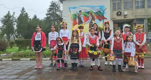 Лзарки донесоха празнично настроение и благословия в с. Коиловци!