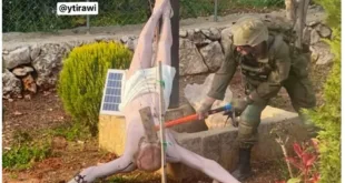 ОТВРАТИТЕЛНО БОГОХУЛСТВО: Израелски войник разби с чук статуя на Христос в Ливан