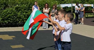 Детски градини от четири области в страната се включиха в Панорама на предучилищното образование в Плевен (СНИМКИ)