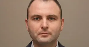 Евгени Симеонов е новият особен търговски управител на „Лукойл“